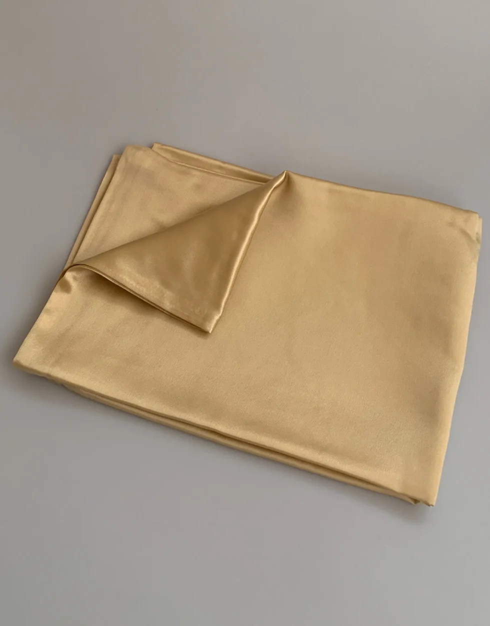 naturalaus silko patalynes uzvalkalai