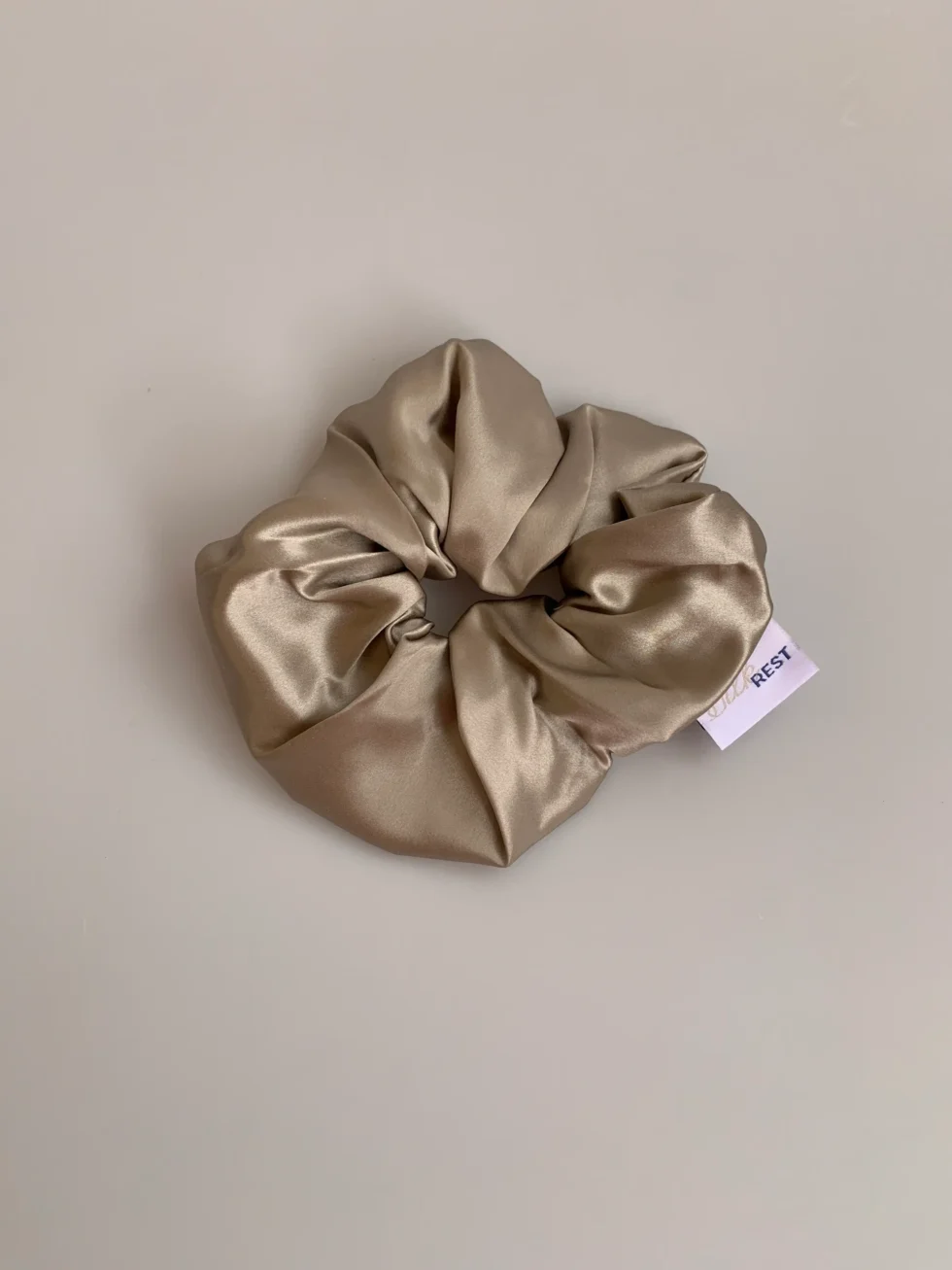 Šilkinė plaukų gumytė apimčiai didinti - Šampano spalvos