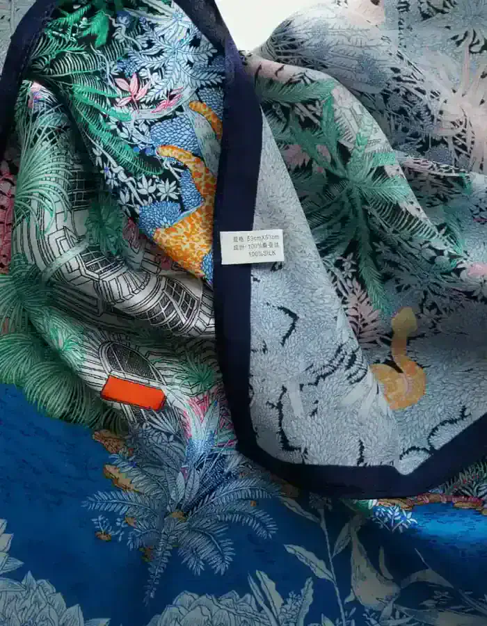 Silk scarf made of Mulberry silk (53×53 cm)