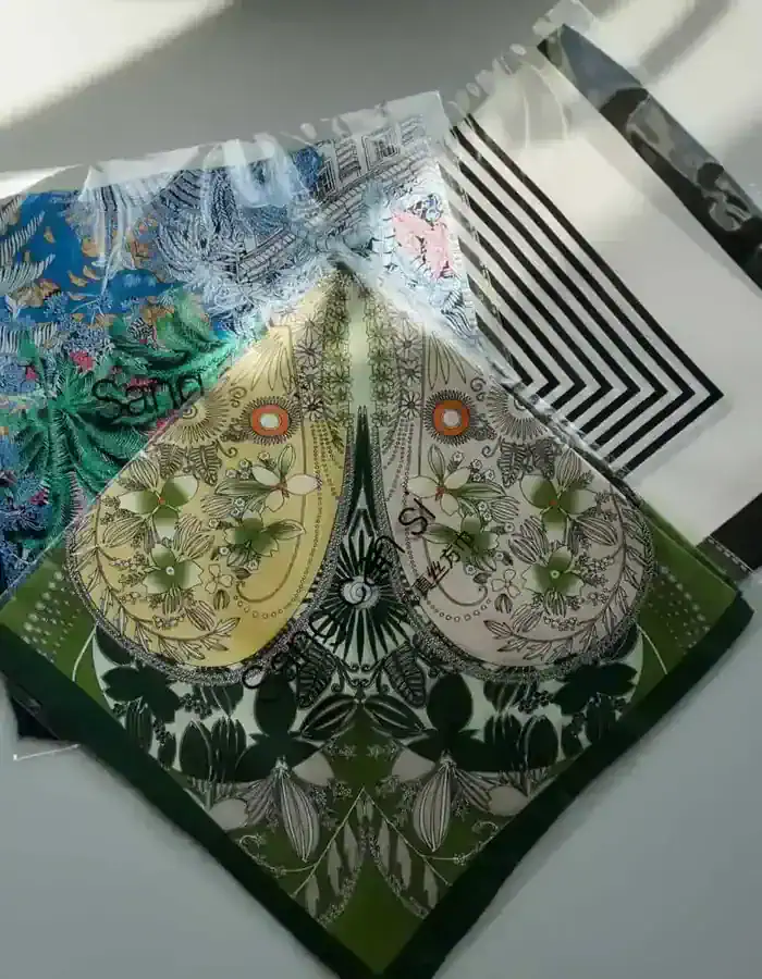 Silk scarf made of Mulberry silk (53×53 cm)